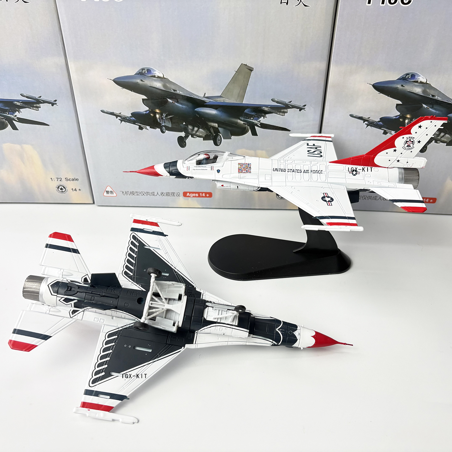 1/72 Scale U.S. Air Force F-16 - Model Kit Planes のレビューと価格