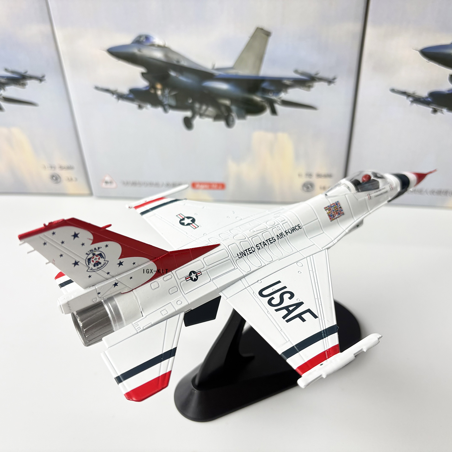 1/72 Scale U.S. Air Force F-16 - Model Kit Planes のレビューと価格
