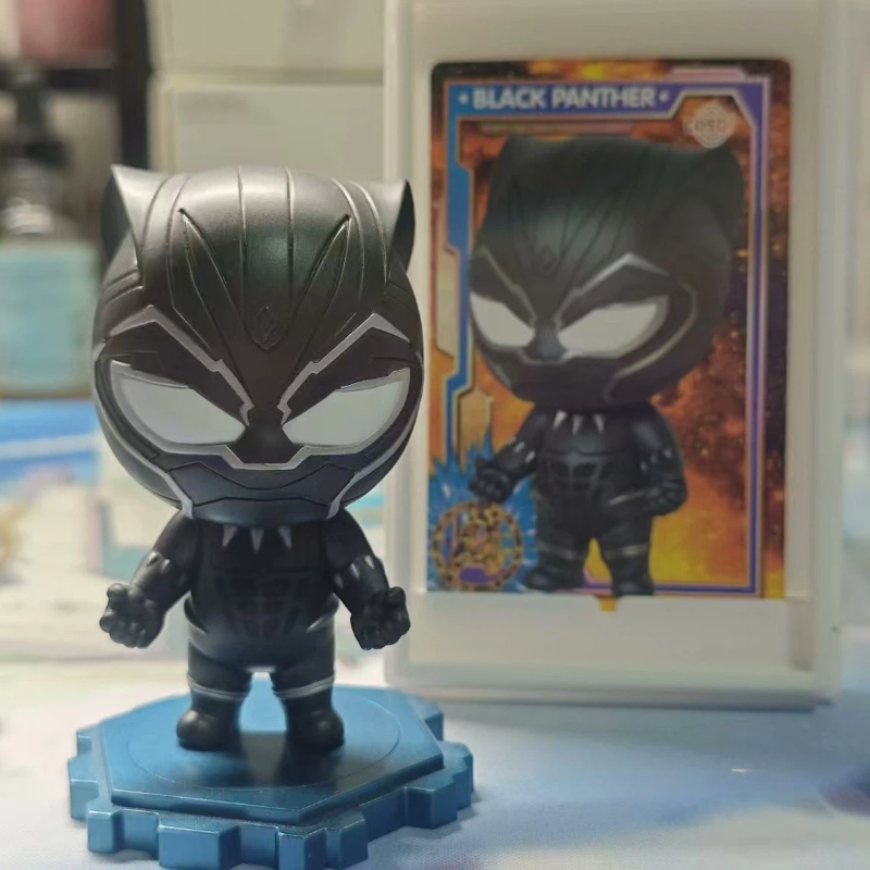 HotToys Cosbi Marvel Avengers  - Model Kit Box のレビューと価格