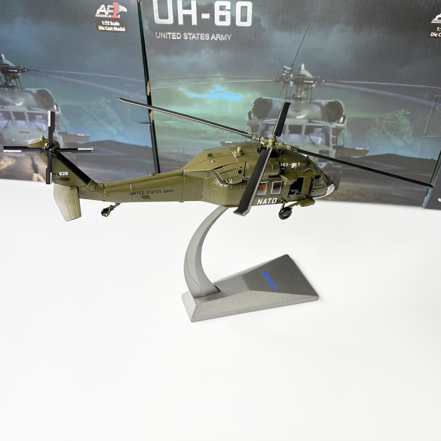 1/72 Scale U.S. UH-60 Black Ha - Model Kit Planes のレビューと価格