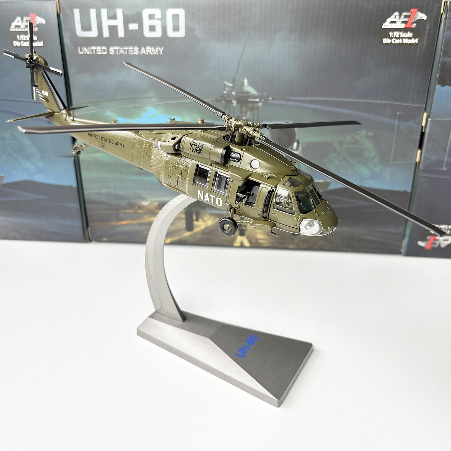 1/72 Scale U.S. UH-60 Black Ha - Model Kit Planes のレビューと価格
